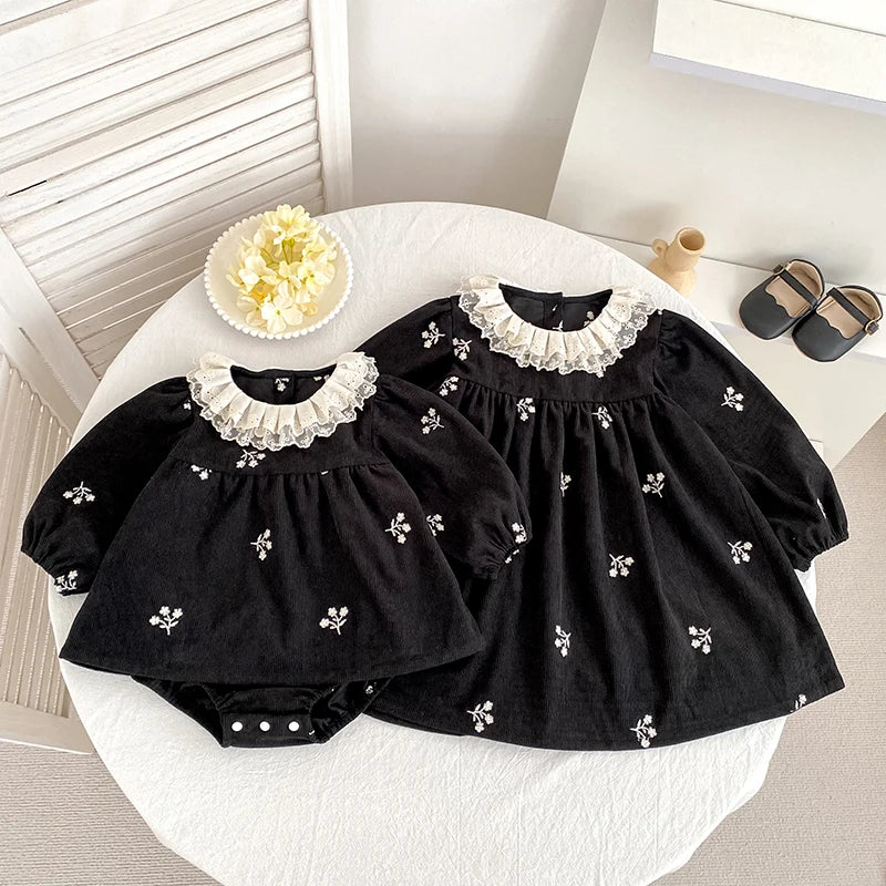2026 Baby Girl Corduroy Romper 0-24M Long Sleeve Lace Ruffle Collar Floral Embroidery Bodysuit Autumn Infant Princess Romper