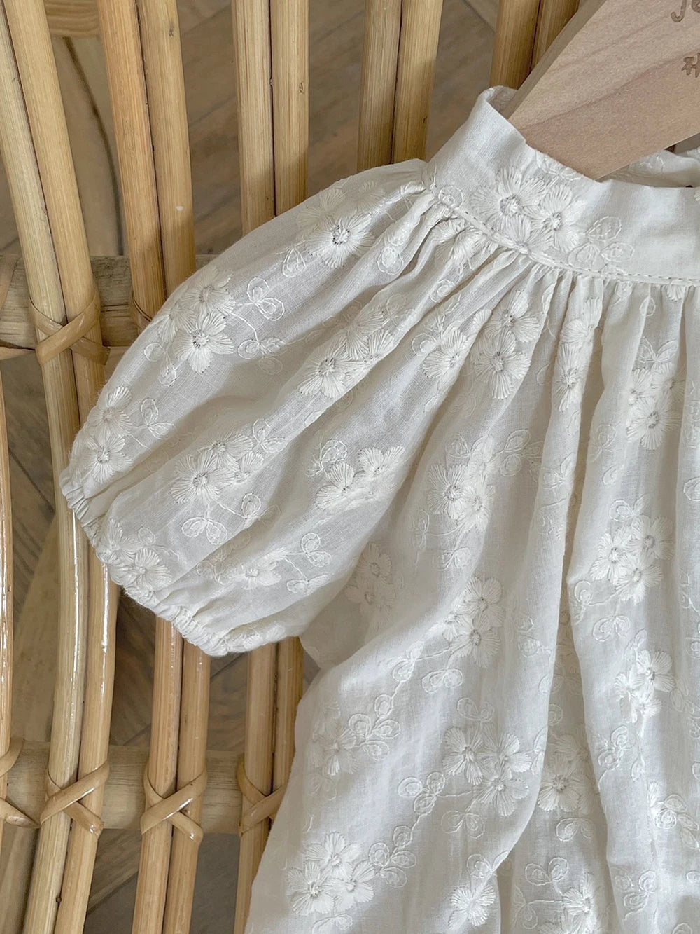Baby Clothes Sweet Princess Baby Girl Romper Toddler Lace Embroidery Short Sleeve Beige Cotton Bodysuit for Newborn Rompers